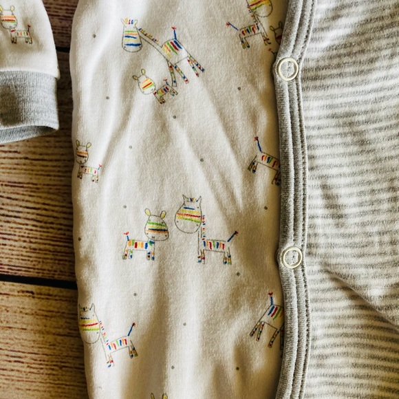 Kissy Kissy Baby Footie - Picture 3 of 4